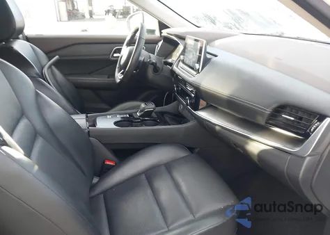 2021 Nissan Rogue Sv Fwd z USA, uszkodzony, nr VIN 5N1AT3BA8MC673007